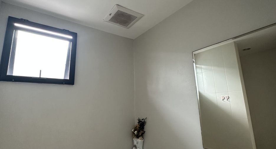 For sale and for rent 3 bedrooms townhouse in Thalang, Phuket
