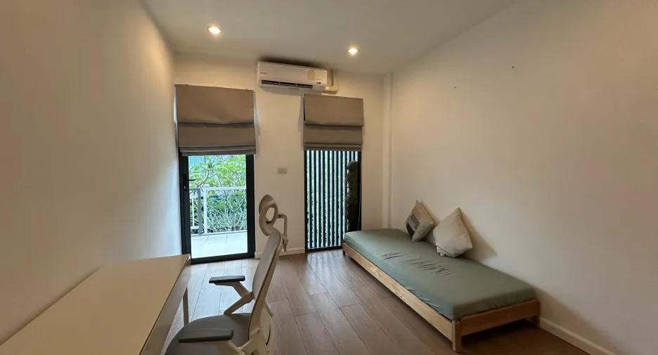 For sale and for rent 3 bedrooms townhouse in Thalang, Phuket