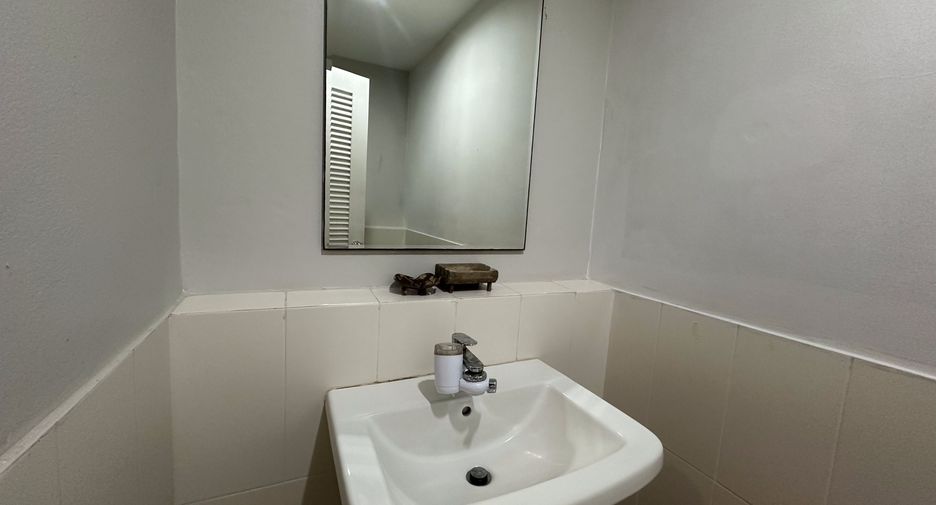 For sale and for rent 3 bedrooms townhouse in Thalang, Phuket