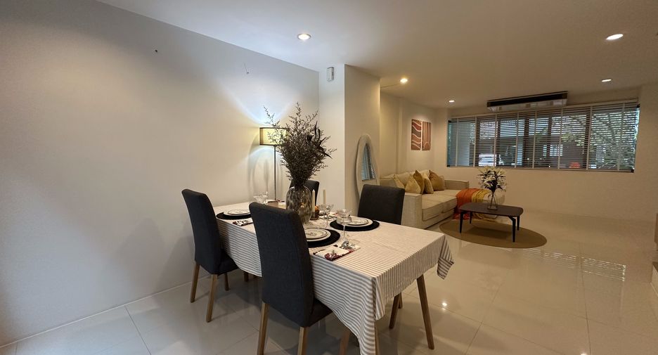 For sale and for rent 3 bedrooms townhouse in Thalang, Phuket