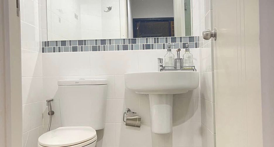 For sale studio condo in Suan Luang, Bangkok
