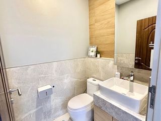 Villa en venta y en alquiler de 6 habitaciones en Bang Lamung, Chonburi