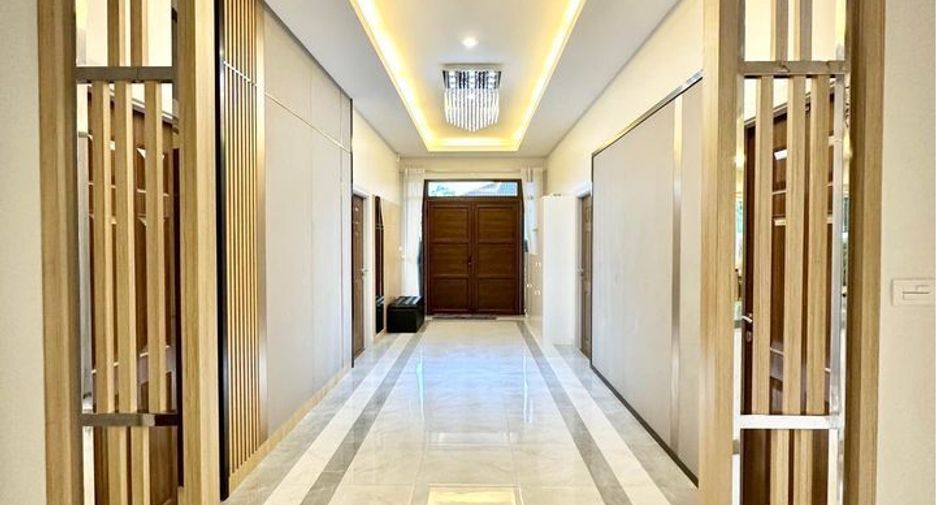 Villa en venta y en alquiler de 6 habitaciones en Bang Lamung, Chonburi