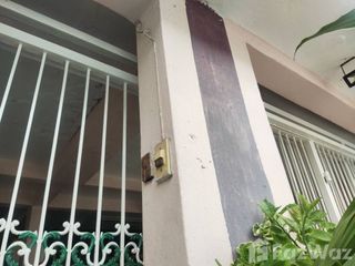 Casa adosada en venta de 4 habitaciones en Bang Na, Bangkok