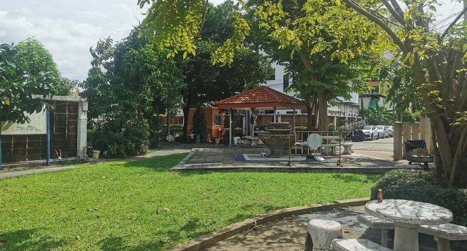 For sale and for rent 3 bedrooms house in Suan Luang, Bangkok