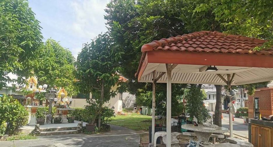 For sale and for rent 3 bedrooms house in Suan Luang, Bangkok