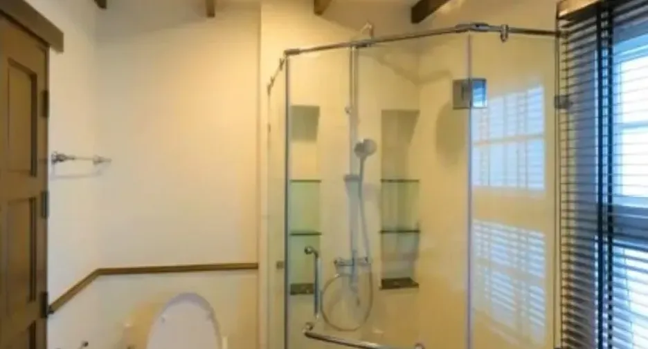 For sale and for rent 4 bedrooms house in Bang Phli, Samut Prakan