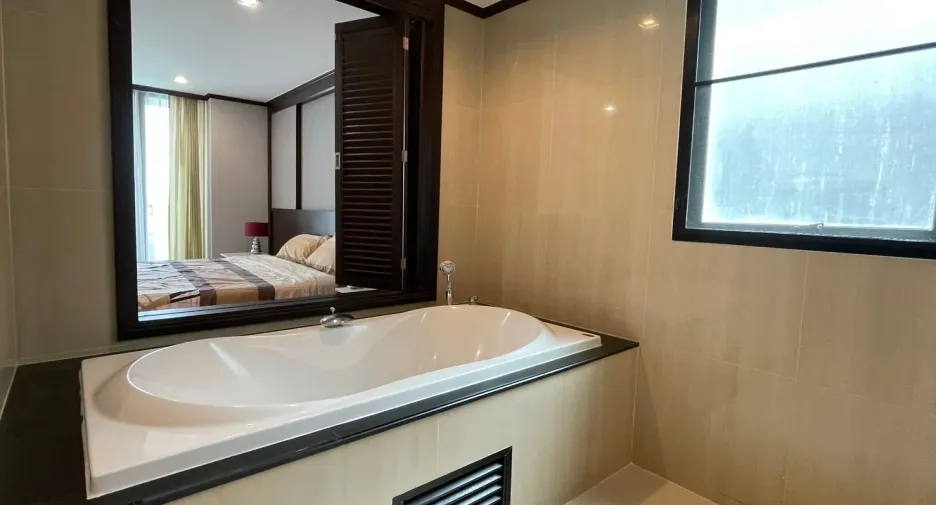For rent 3 bedrooms condo in Bang Lamung, Chonburi