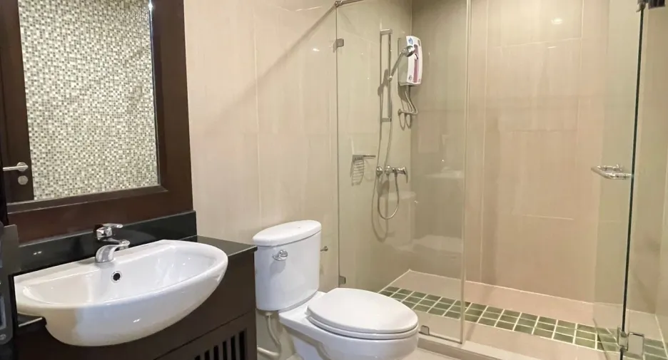 For rent 3 bedrooms condo in Bang Lamung, Chonburi