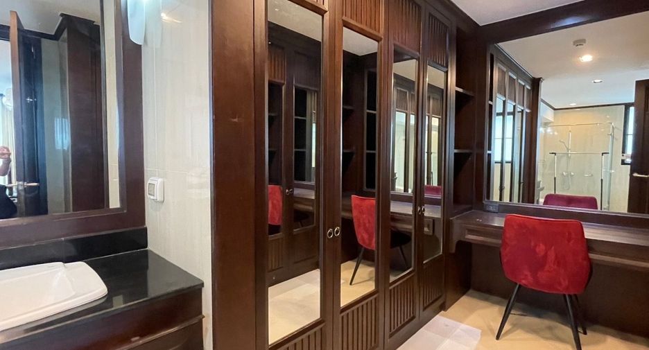 For rent 3 bedrooms condo in Bang Lamung, Chonburi