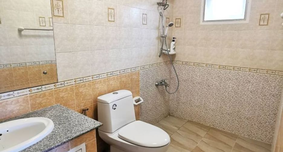 For rent 2 bedrooms house in Bang Lamung, Chonburi