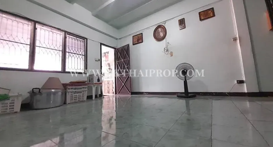For sale 3 bedrooms townhouse in Pak Kret, Nonthaburi