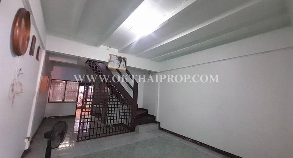 For sale 3 bedrooms townhouse in Pak Kret, Nonthaburi