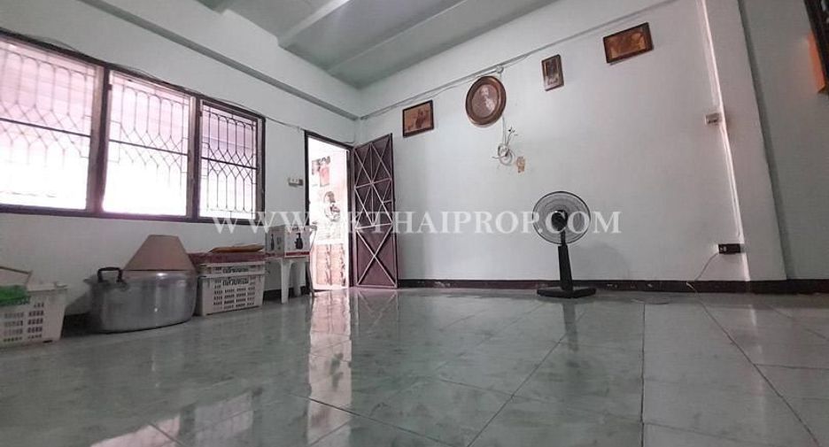 For sale 3 bedrooms townhouse in Pak Kret, Nonthaburi