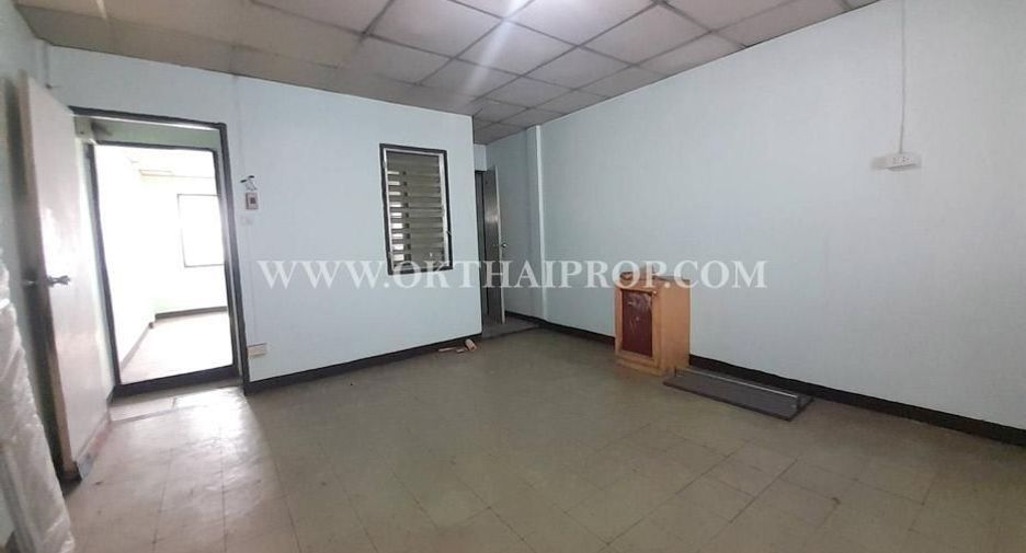 For sale 3 bedrooms townhouse in Pak Kret, Nonthaburi