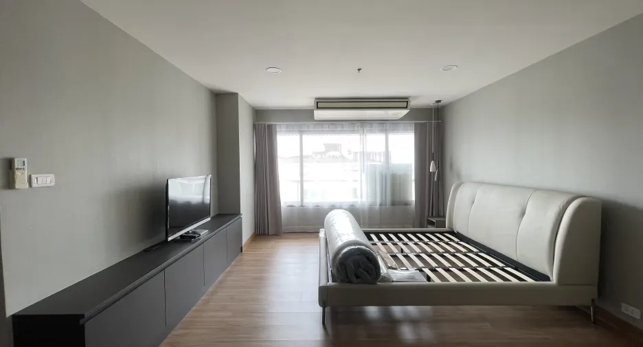 For sale and for rent 2 bedrooms condo in Khlong Toei, Bangkok