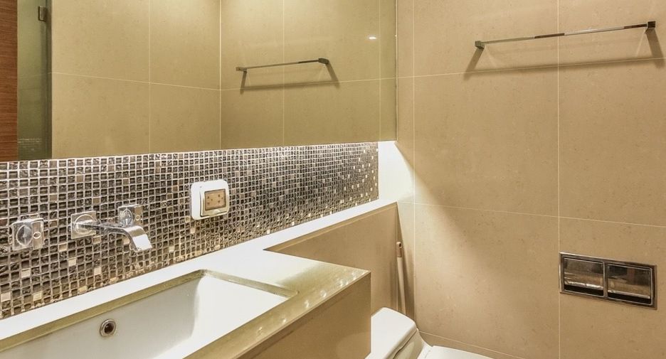 Продажа 2 спальни кондо в Сатхон, Бангкок