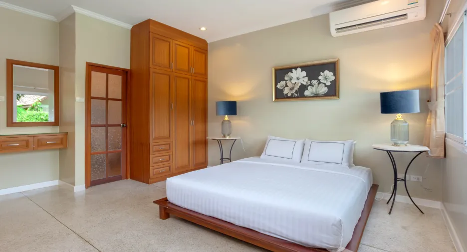 For rent 4 bedrooms villa in Mueang Phuket, Phuket