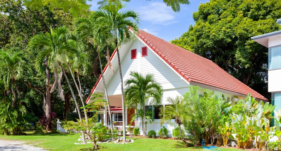 For rent 4 bedrooms villa in Mueang Phuket, Phuket