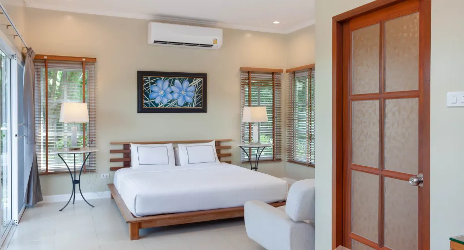 For rent 4 bedrooms villa in Mueang Phuket, Phuket