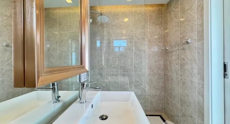 For rent 2 bedrooms condo in Bang Lamung, Chonburi
