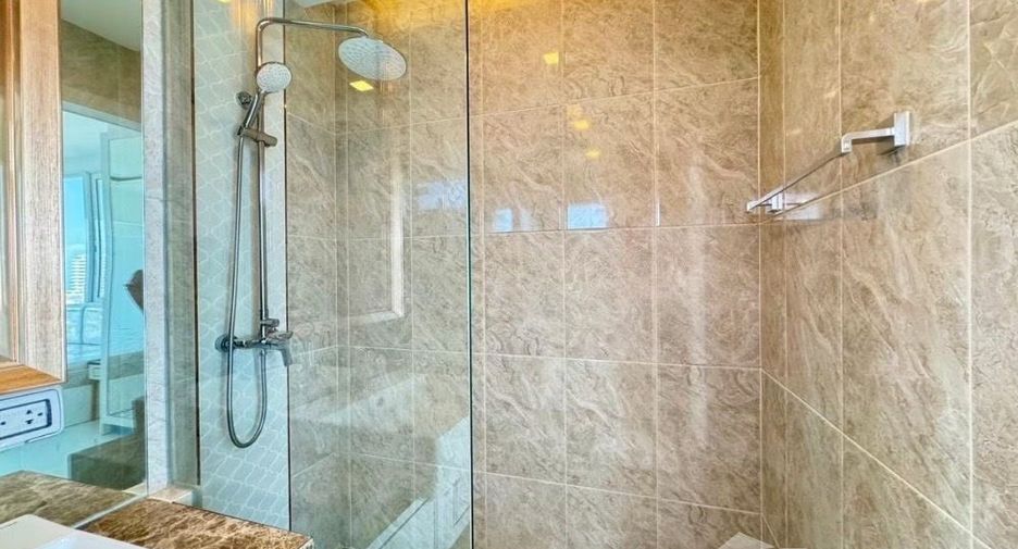 For rent 2 bedrooms condo in Bang Lamung, Chonburi