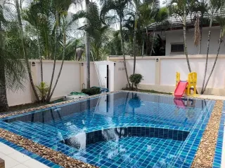 Villa zur Miete mit 4 Zimmer in Bang Lamung, Chonburi