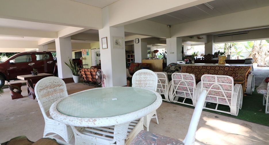 For sale 4 bedrooms house in Mueang Nong Khai, Nong Khai