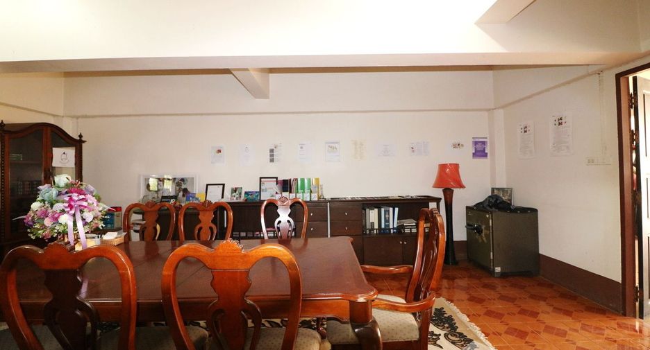 For sale 4 bedrooms house in Mueang Nong Khai, Nong Khai