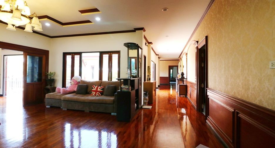 For sale 4 bedrooms house in Mueang Nong Khai, Nong Khai