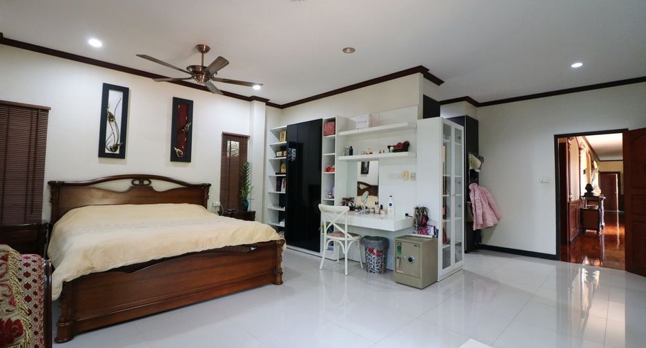 For sale 4 bedrooms house in Mueang Nong Khai, Nong Khai