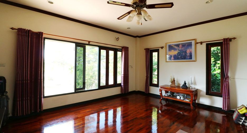 For sale 4 bedrooms house in Mueang Nong Khai, Nong Khai