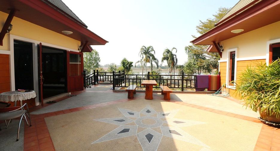 For sale 4 bedrooms house in Mueang Nong Khai, Nong Khai