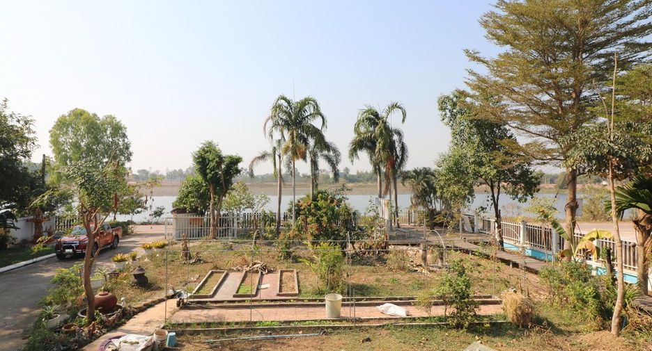 For sale 4 bedrooms house in Mueang Nong Khai, Nong Khai