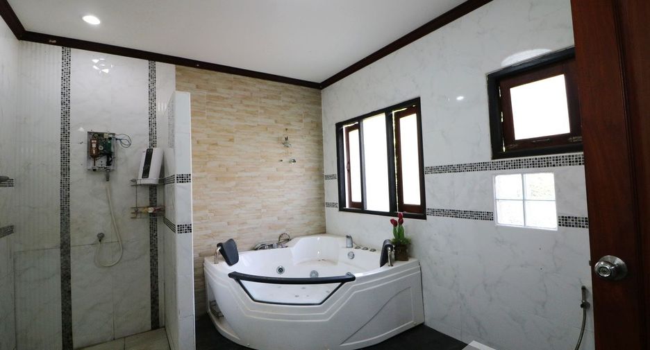 For sale 4 bedrooms house in Mueang Nong Khai, Nong Khai