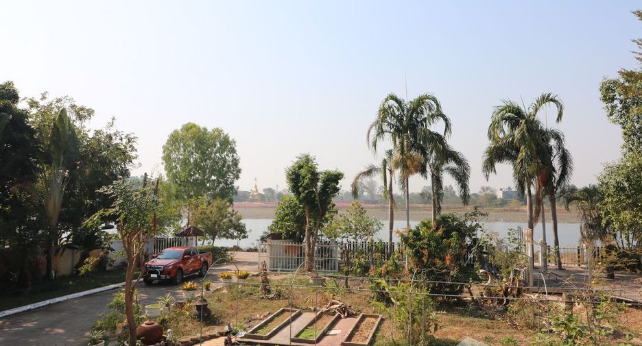 For sale 4 bedrooms house in Mueang Nong Khai, Nong Khai