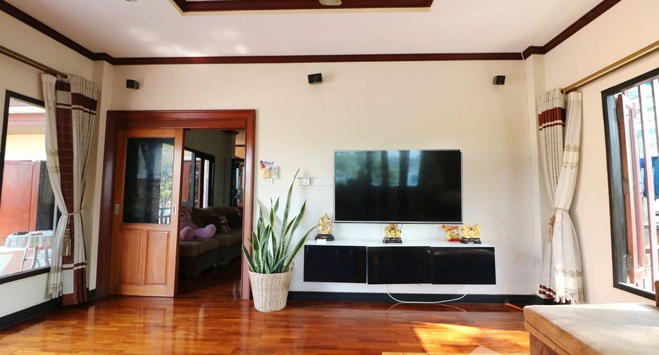 For sale 4 bedrooms house in Mueang Nong Khai, Nong Khai
