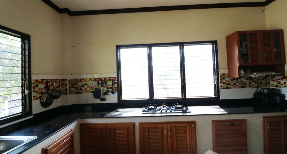 For sale 4 bedrooms house in Mueang Nong Khai, Nong Khai