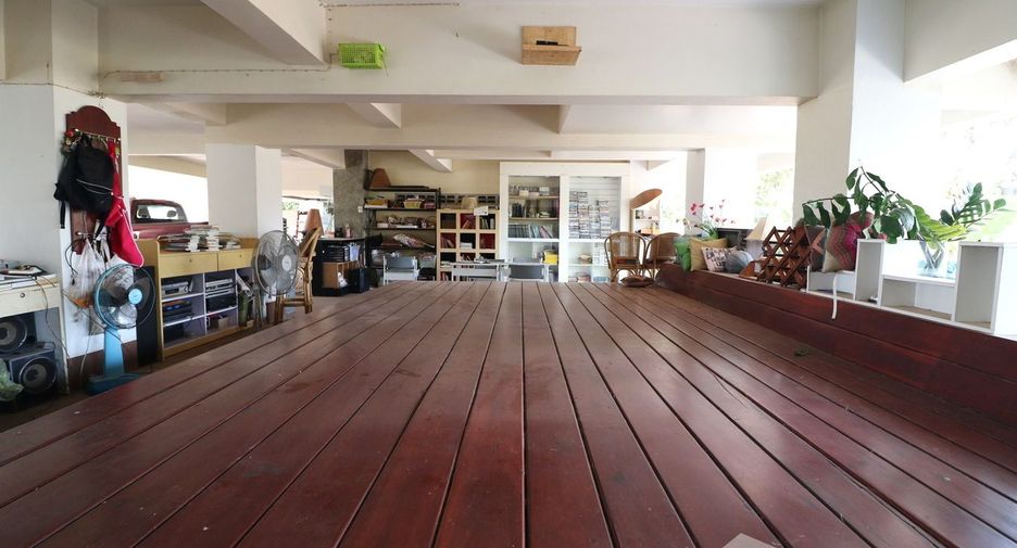 For sale 4 bedrooms house in Mueang Nong Khai, Nong Khai