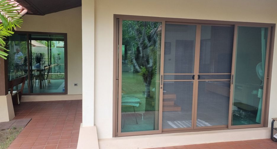 Casa en alquiler de 3 habitaciones en Bang Lamung, Chonburi