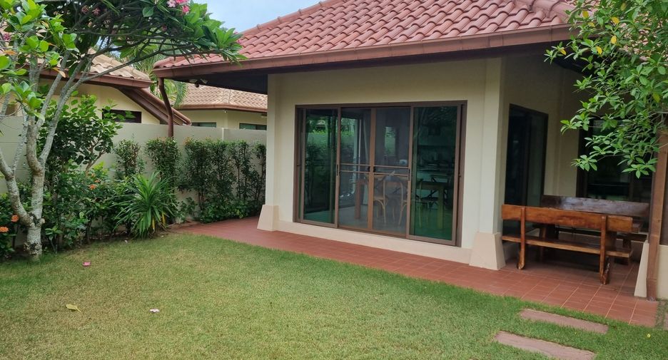 Casa en alquiler de 3 habitaciones en Bang Lamung, Chonburi