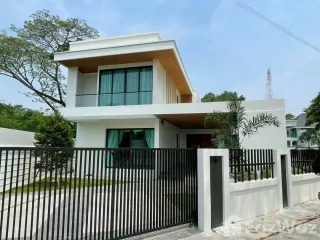 À vendre 4 chambres villa à Na Jomtien, Pattaya