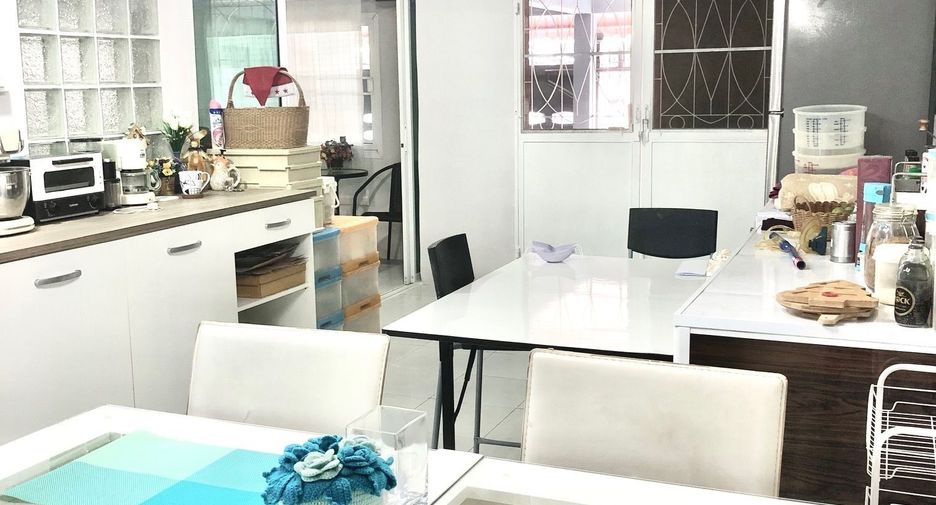 Casa en venta de 4 habitaciones en Don Mueang, Bangkok