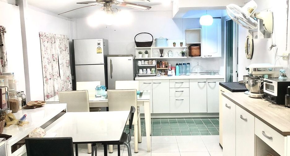Casa en venta de 4 habitaciones en Don Mueang, Bangkok
