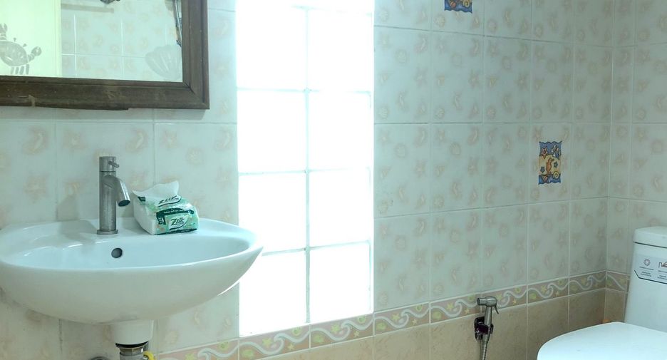 For sale 4 bedrooms house in Don Mueang, Bangkok