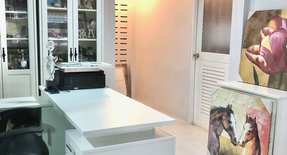 Casa en venta de 4 habitaciones en Don Mueang, Bangkok