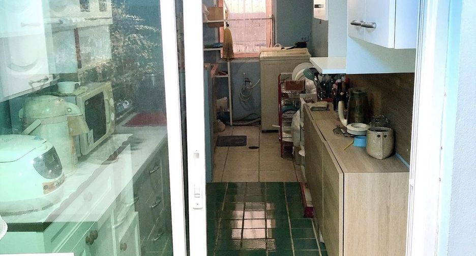 For sale 4 bedrooms house in Don Mueang, Bangkok