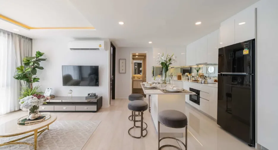 For sale 2 bedrooms condo in Phaya Thai, Bangkok