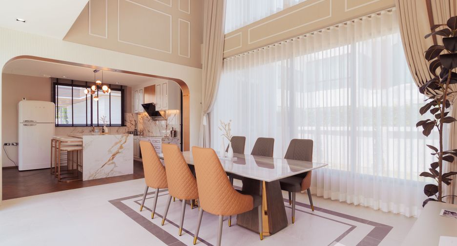 Villa en venta de 5 habitaciones en Bang Lamung, Chonburi