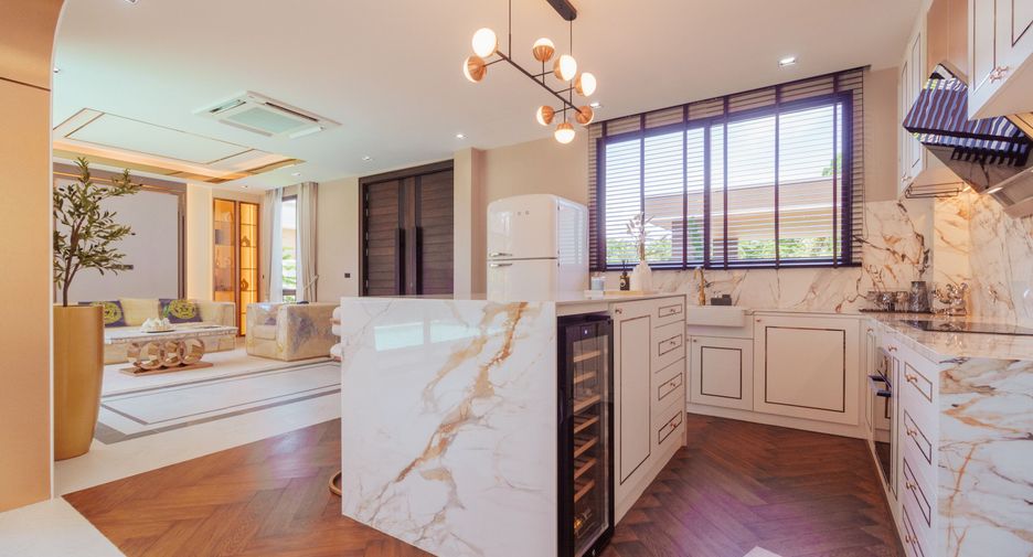 Villa en venta de 5 habitaciones en Bang Lamung, Chonburi